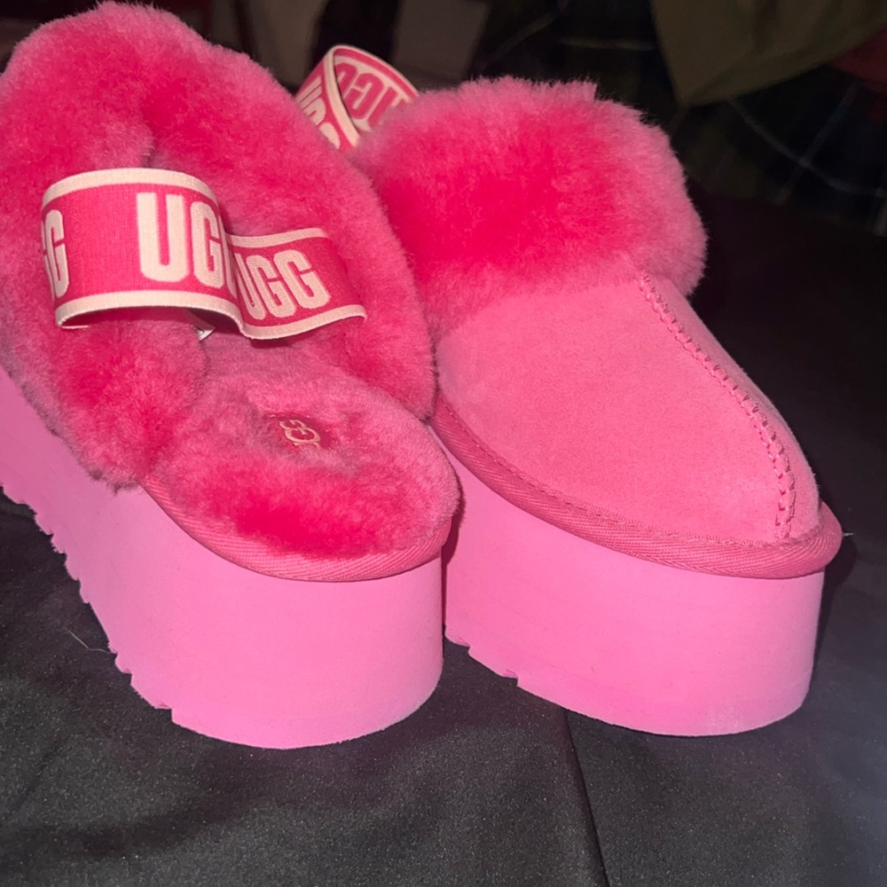 UGG PINK🩷 platform slippers